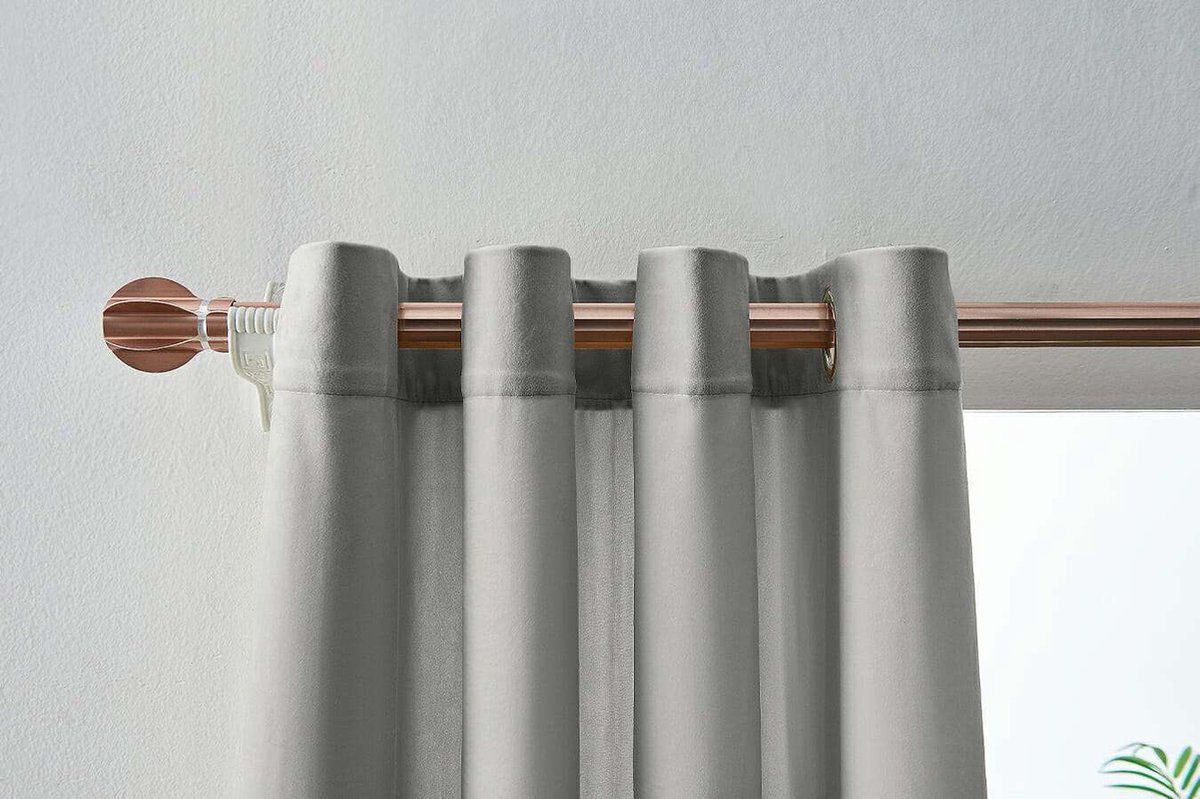 Larson - Velvet Gordijnen - 1.4m X 2.5m - Ringen - Lichtgrijs