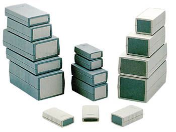 BEHUIZINGEN VAN GEGOTEN PLASTIC - 190 x 100 x 80mm - Donkergrijs