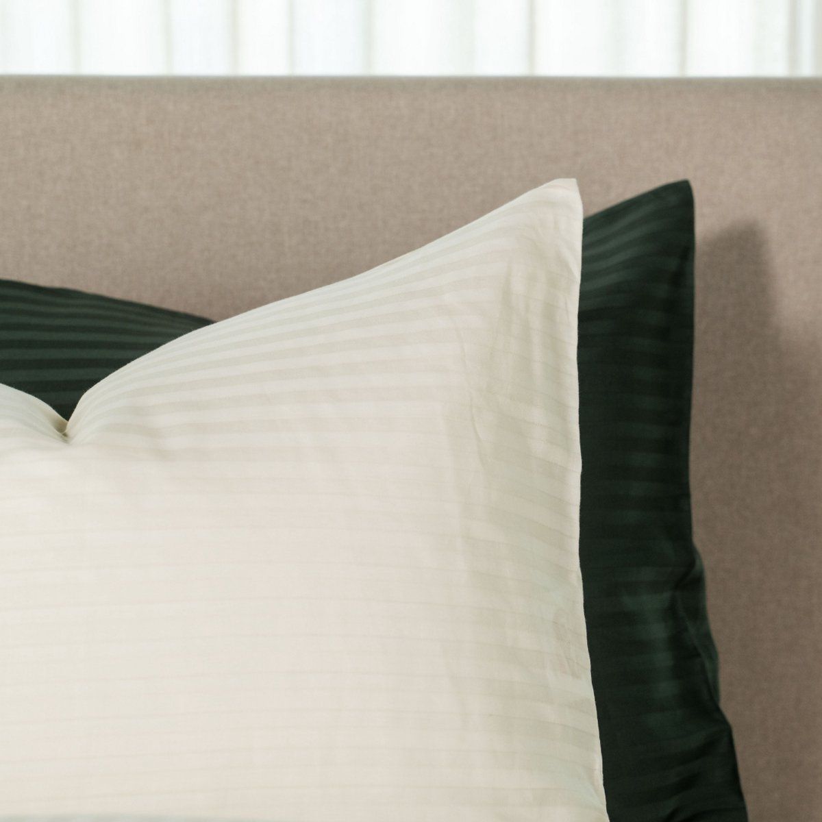 Kayori Elin - Dekbedovertrek Katoensatijn - 200x200-220 Cm +2 Slopen - Offwhite