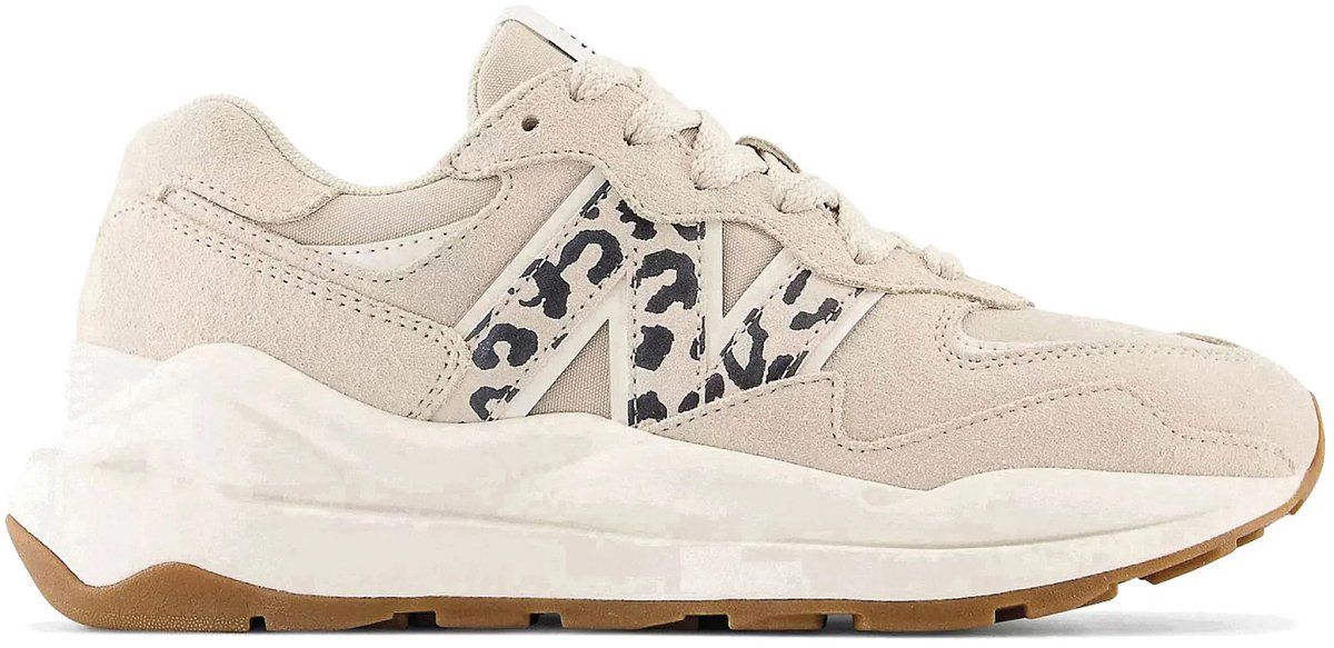 New Balance W5740 - Lage Sneakers - Suède Met Dierenprint - Beige