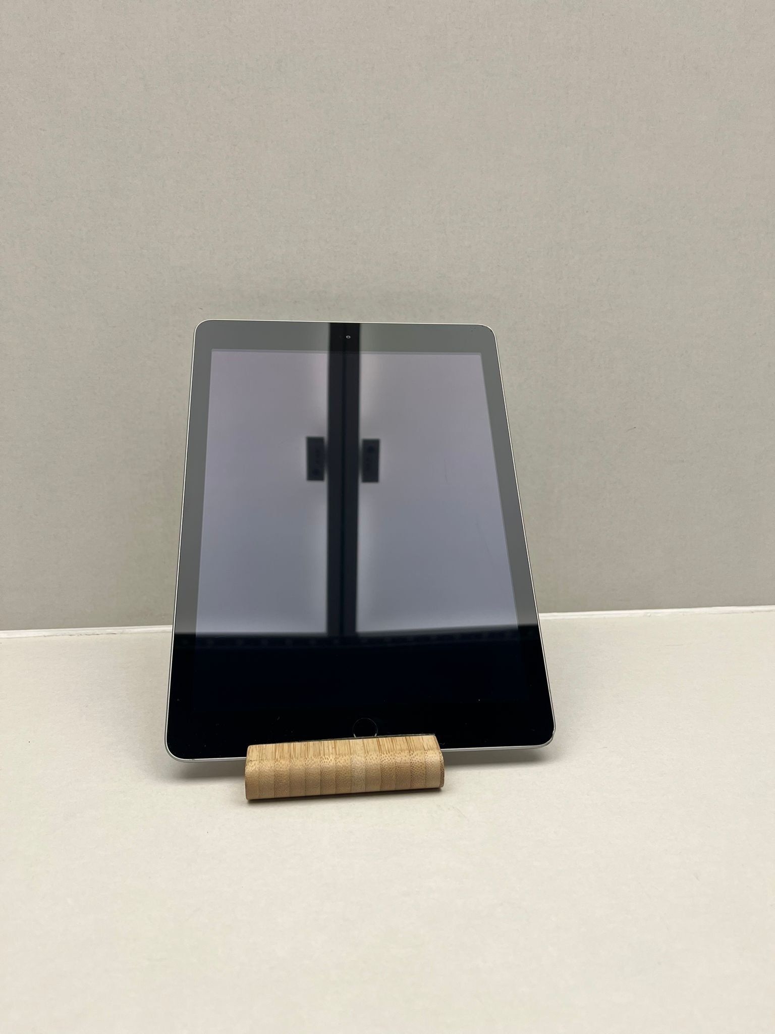 Apple iPad 5e Generatie - Wifi - 9.7 inch - 2048 x 1536 pixels - Spacegrijs